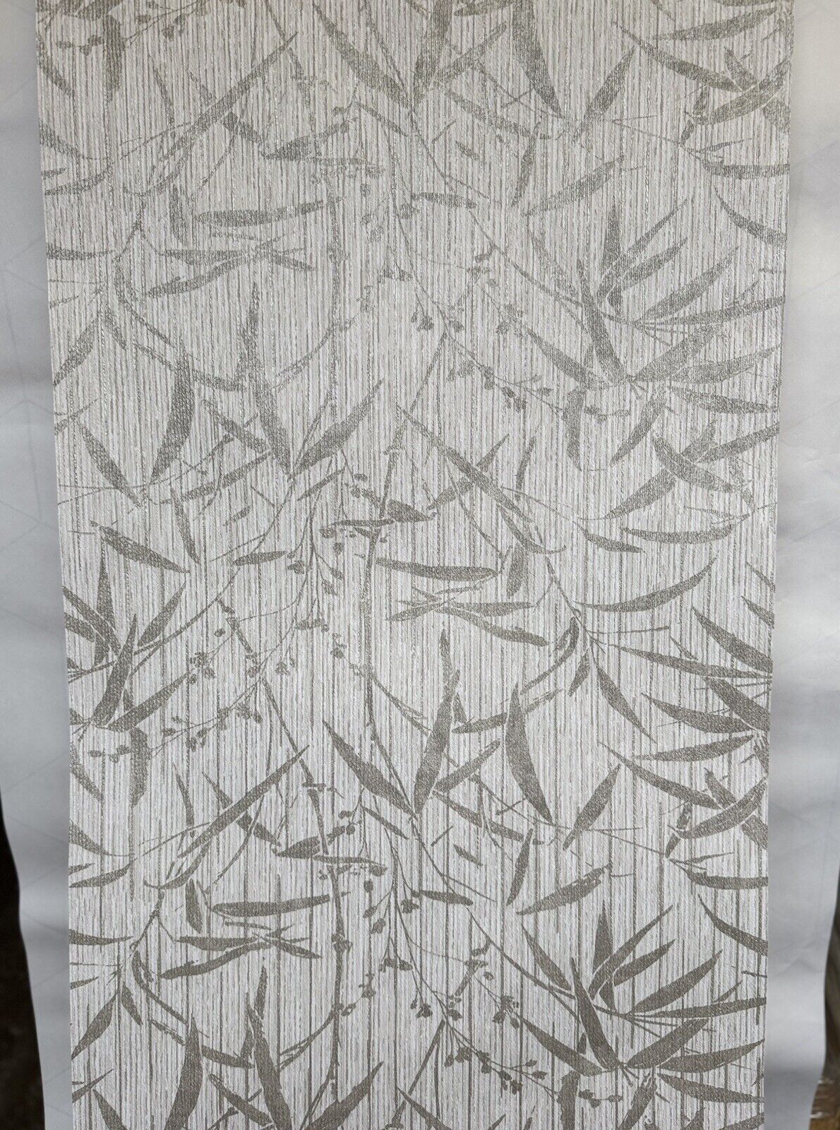Rasch Bamboo Manila Wallpaper 284873 – White & Grey Tropical Leaf Jungle Design, 10m Roll